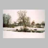 104-1117 Dorfteich in Stobingen im Winter 2002-2003. Im Hintergrund der Hof Klein..jpg